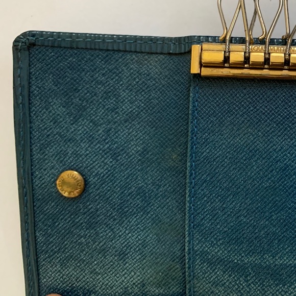 Vintage Louis Vuitton Epi Leather 6 Keyholder - Picture 10 of 12